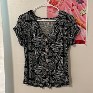 Buttoned short sleeve floral print shirt